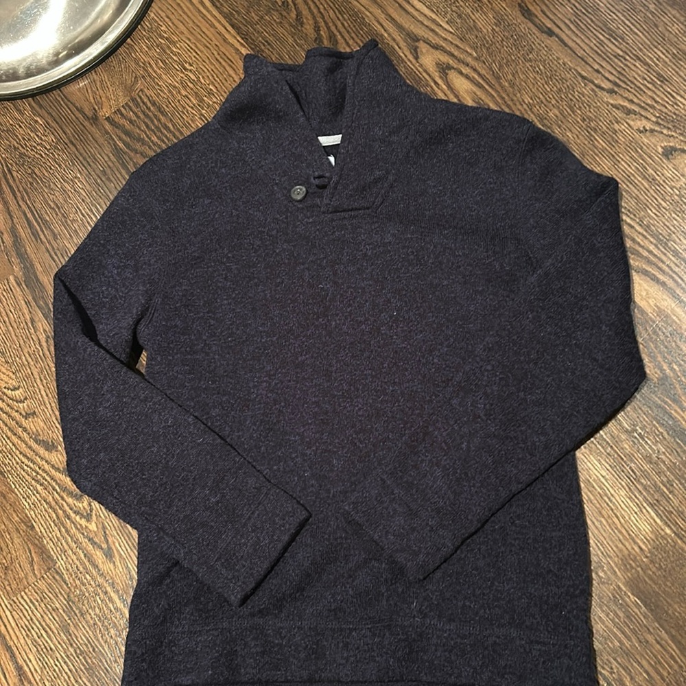 Navy blue never worn very soft sweater boys size L